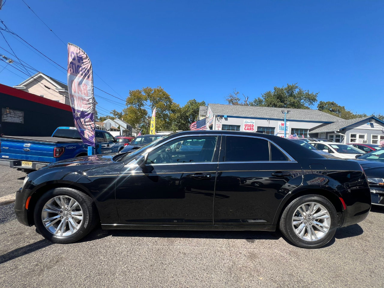 Used 2017 Chrysler 300 Limited image 5
