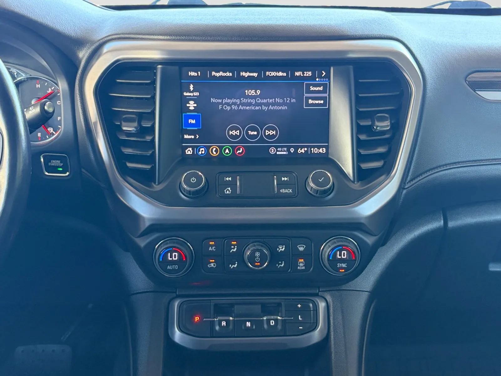 Used 2022 GMC Acadia AT4 w/ Technology Package AWD/4WD image 25