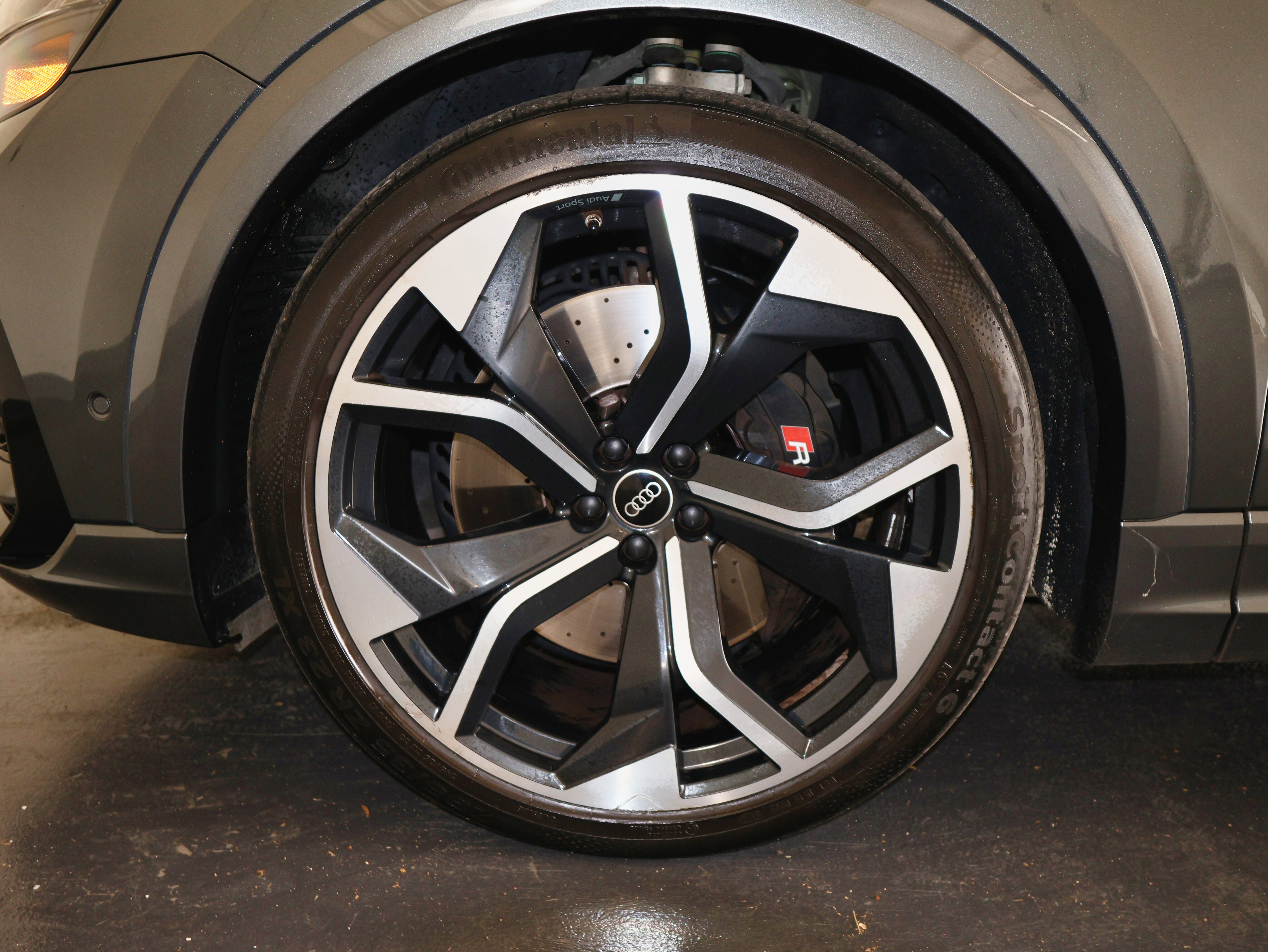 Used 2022 Audi RS Q8 w/ Black Optic Package image 60