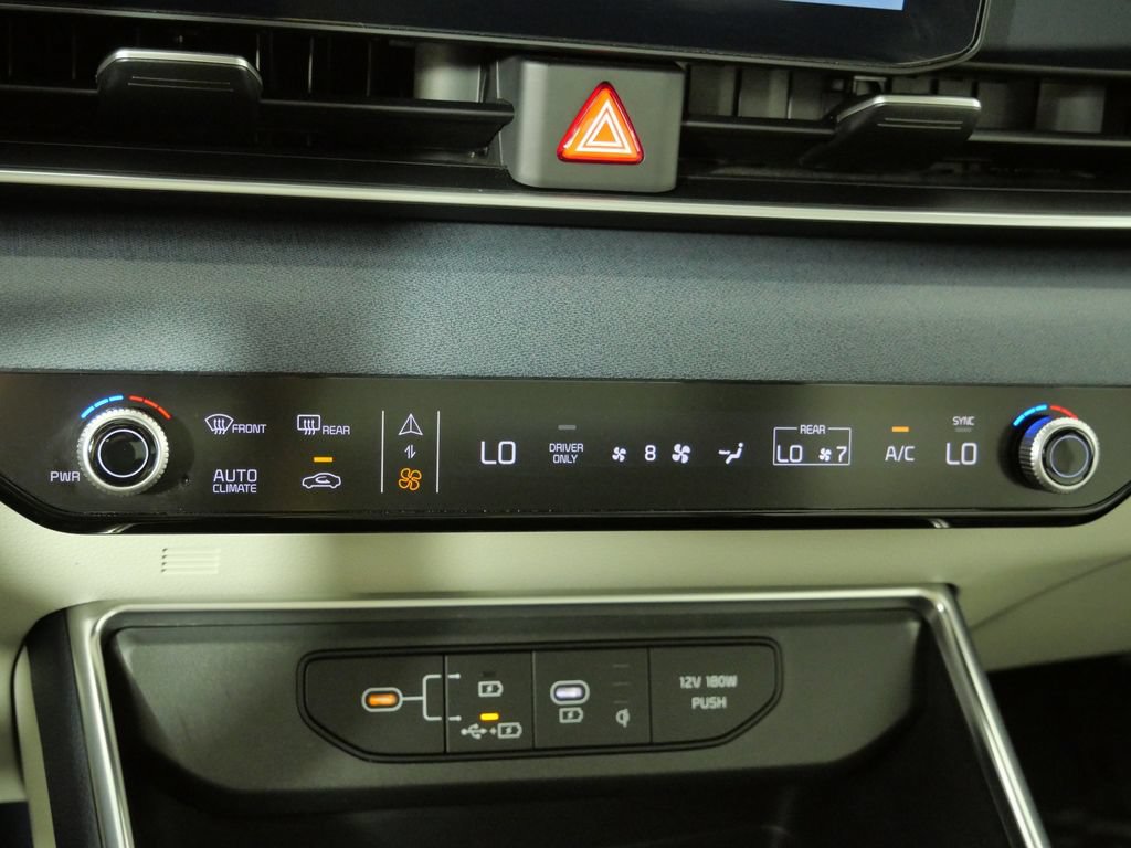 Used 2026 Kia Carnival SX FWD image 32