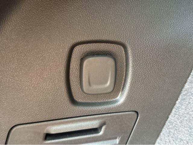 New 2026 Cadillac XT5 Luxury w/ LPO, Floor Liner Package FWD image 32