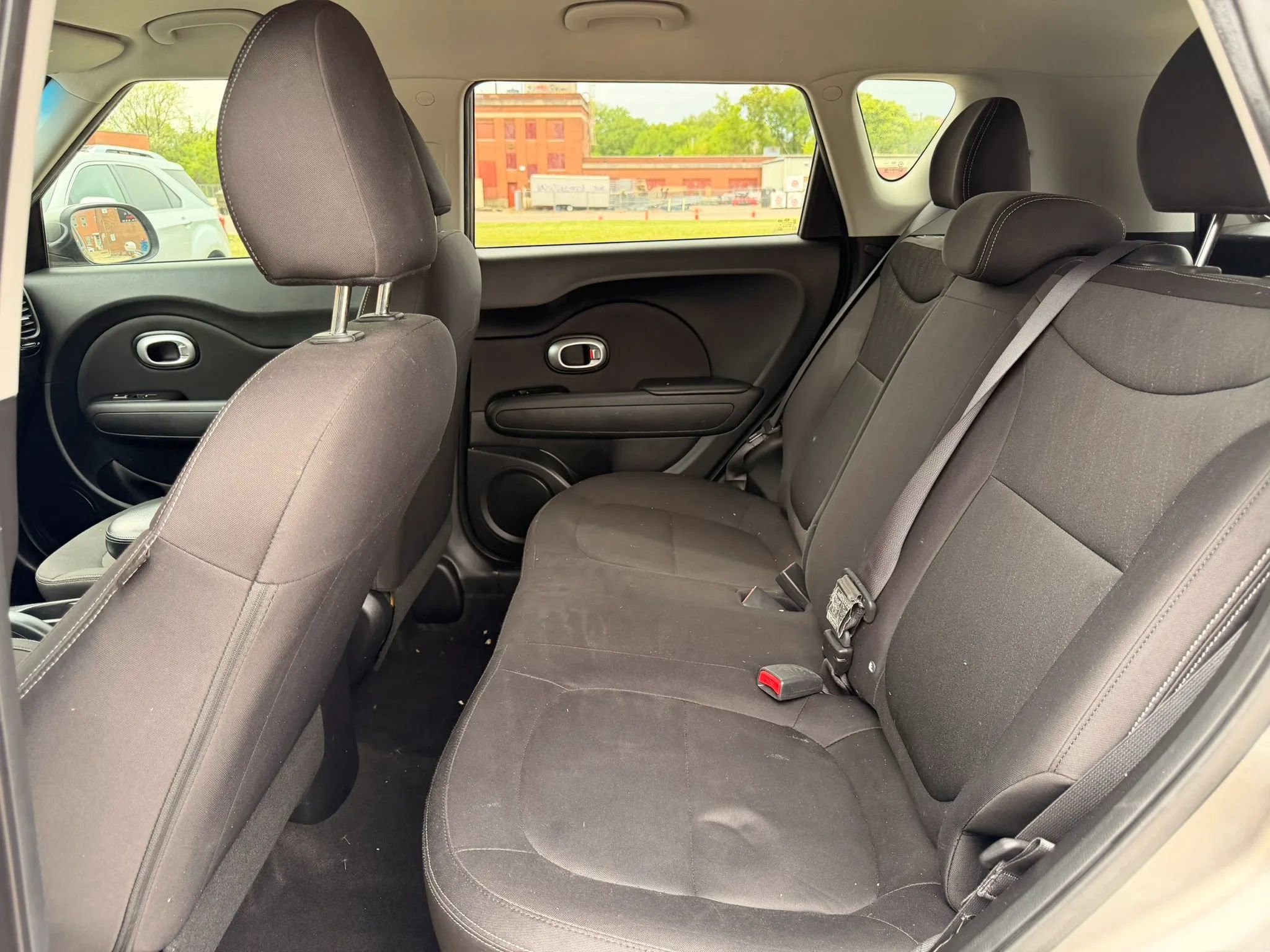 Used 2015 Kia Soul FWD image 16