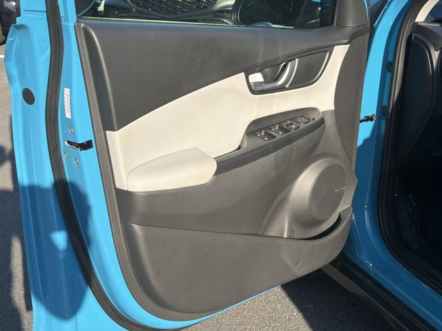 Certified 2023 Hyundai Kona Limited FWD image 12