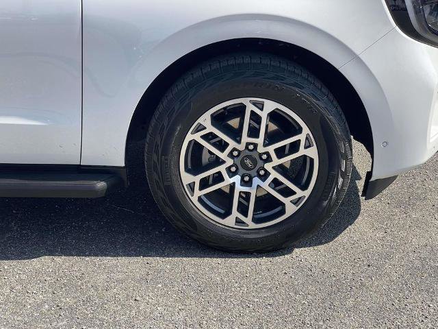 Certified 2025 Ford Expedition Active AWD/4WD image 31