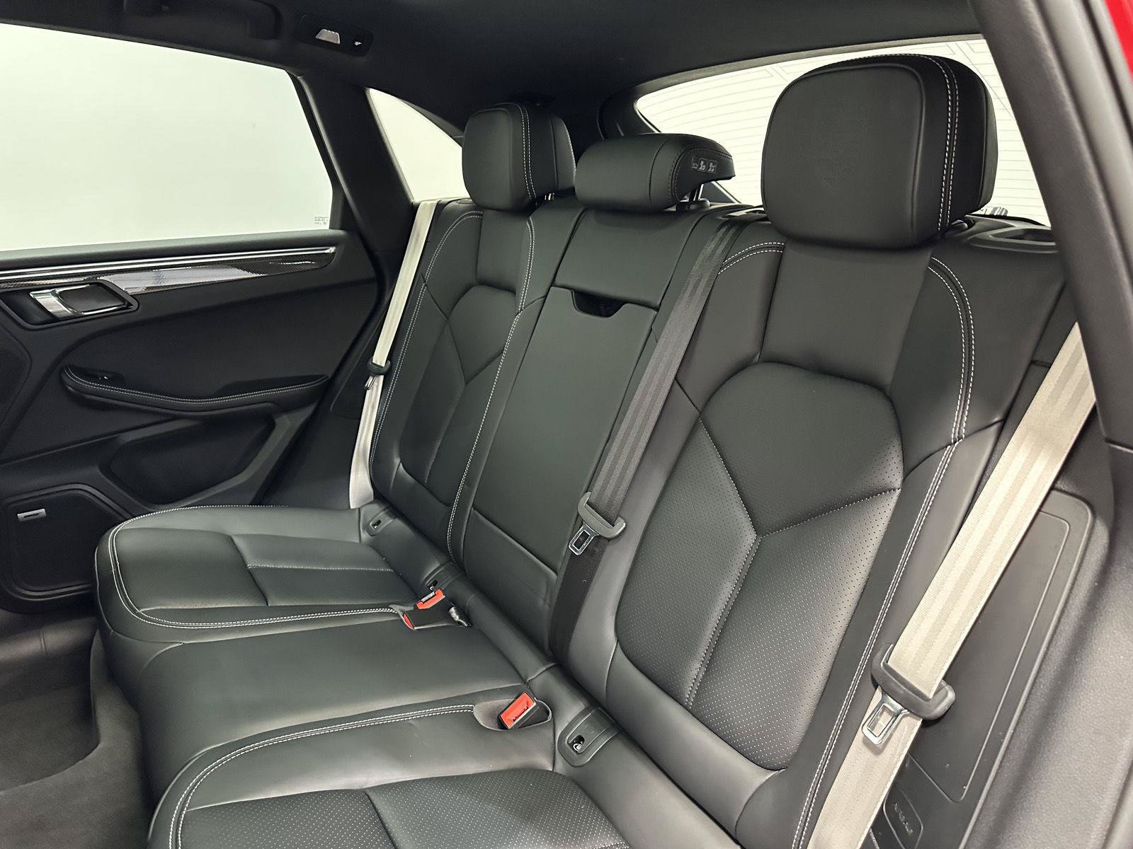 Used 2024 Porsche Macan S AWD/4WD image 31