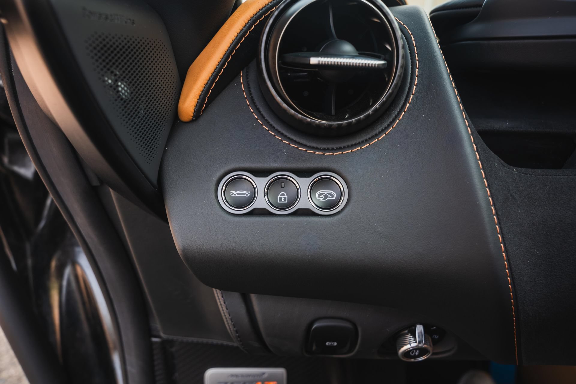 Used 2022 McLaren 765LT RWD image 43