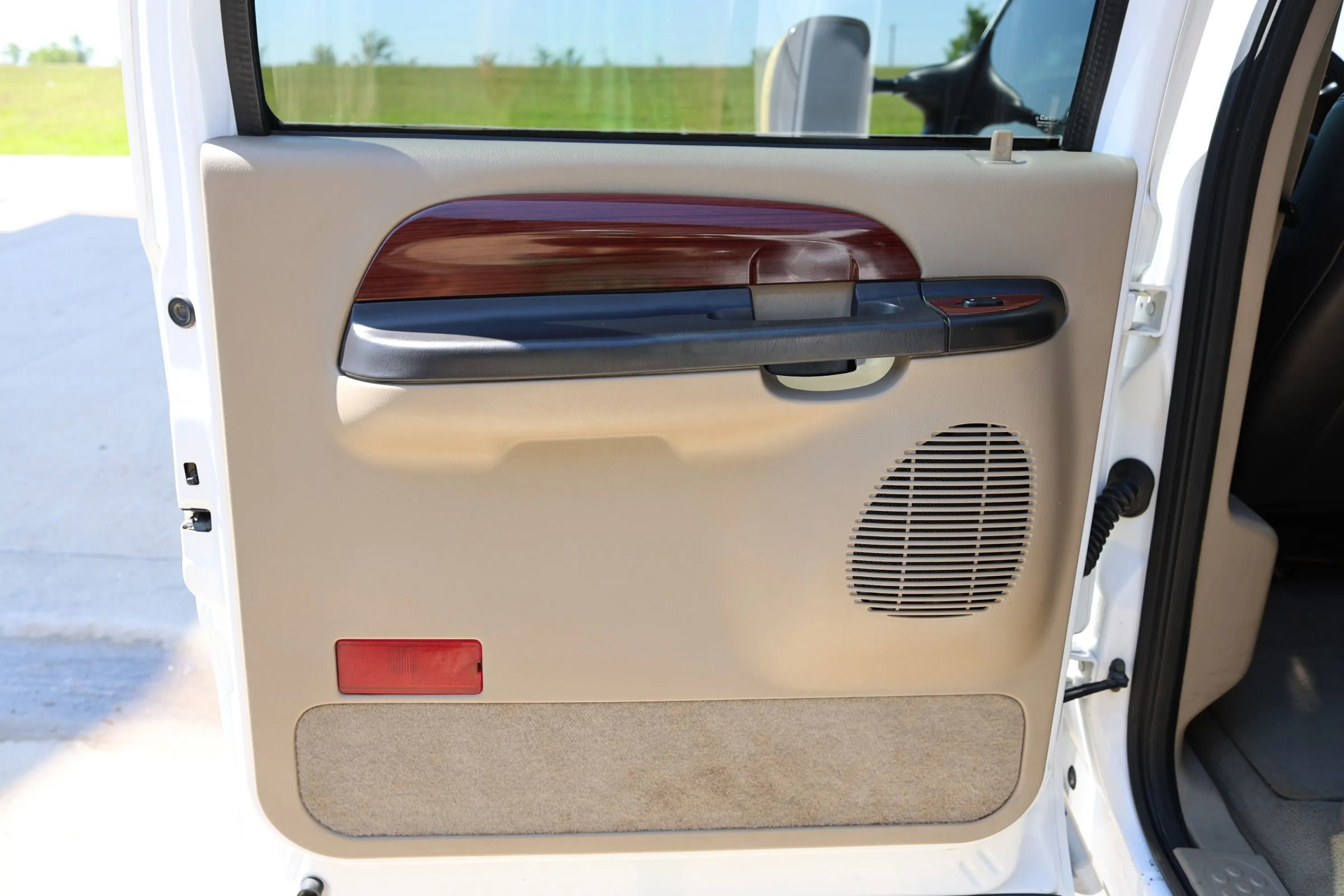 Used 2005 Ford Excursion Eddie Bauer AWD/4WD image 28