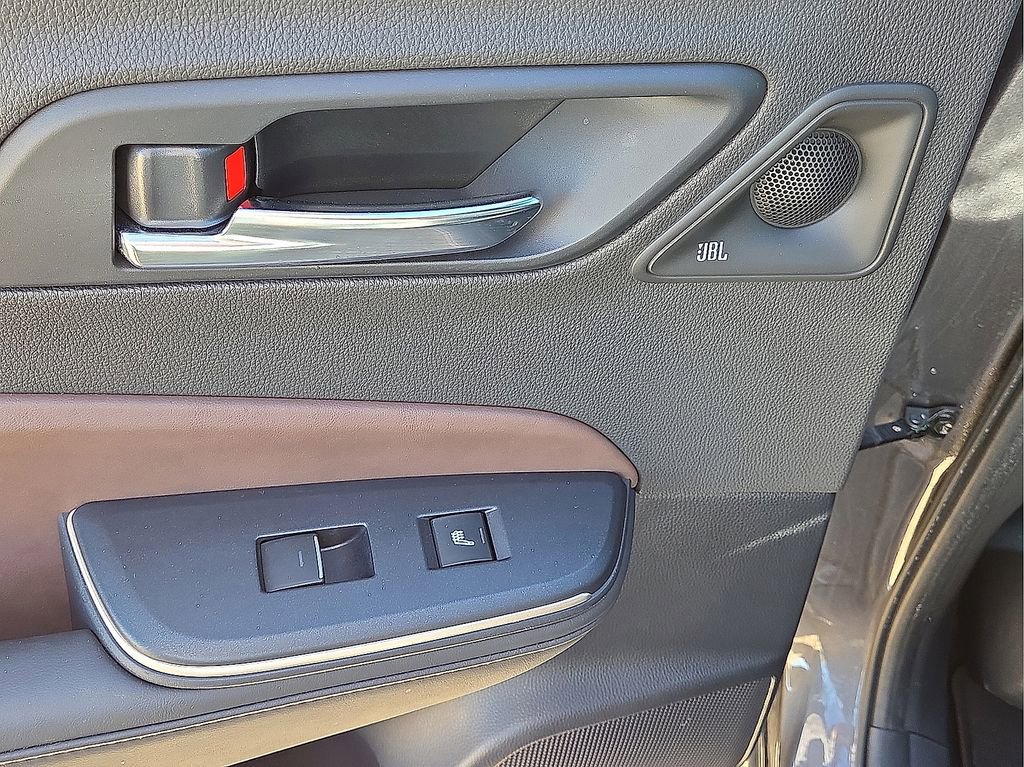 Used 2023 Toyota Crown Limited image 22