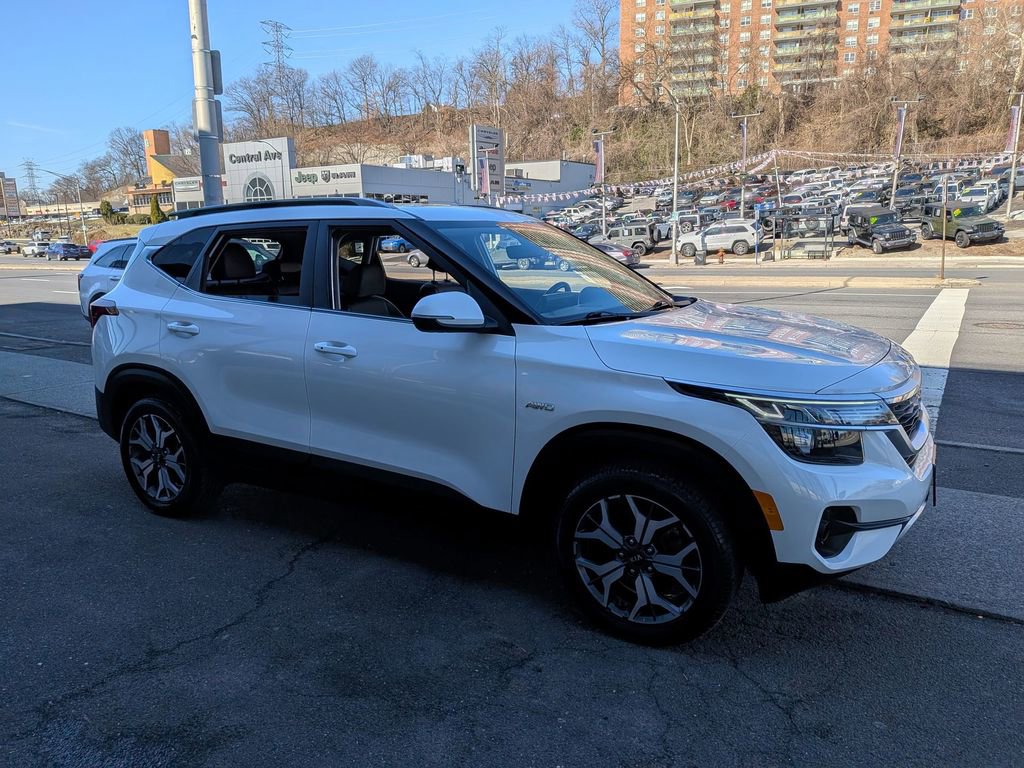 Used 2021 Kia Seltos EX image 5