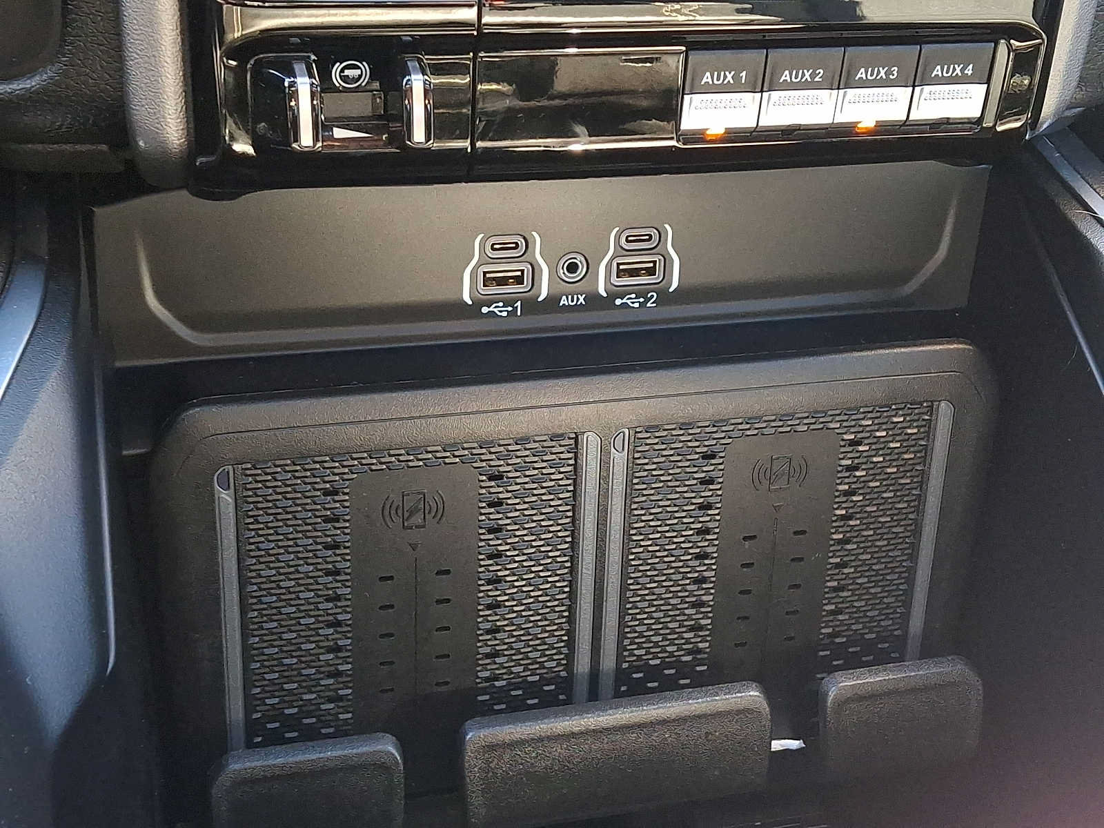 Used 2026 RAM 2500 Laramie AWD/4WD image 24