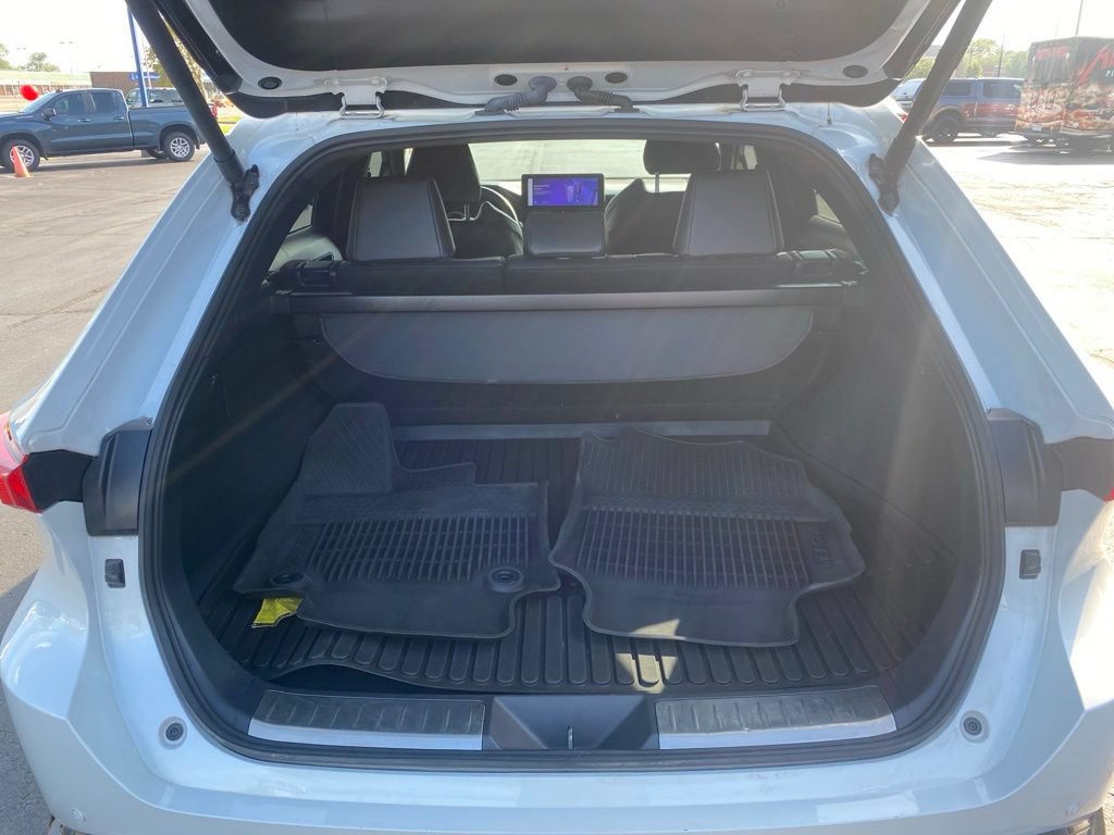 Used 2024 Toyota Venza Nightshade AWD/4WD image 53