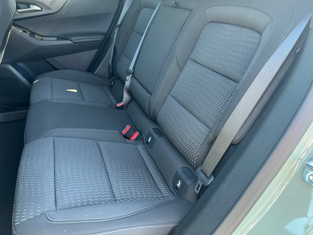 Used 2026 Chevrolet Equinox LT AWD/4WD image 13