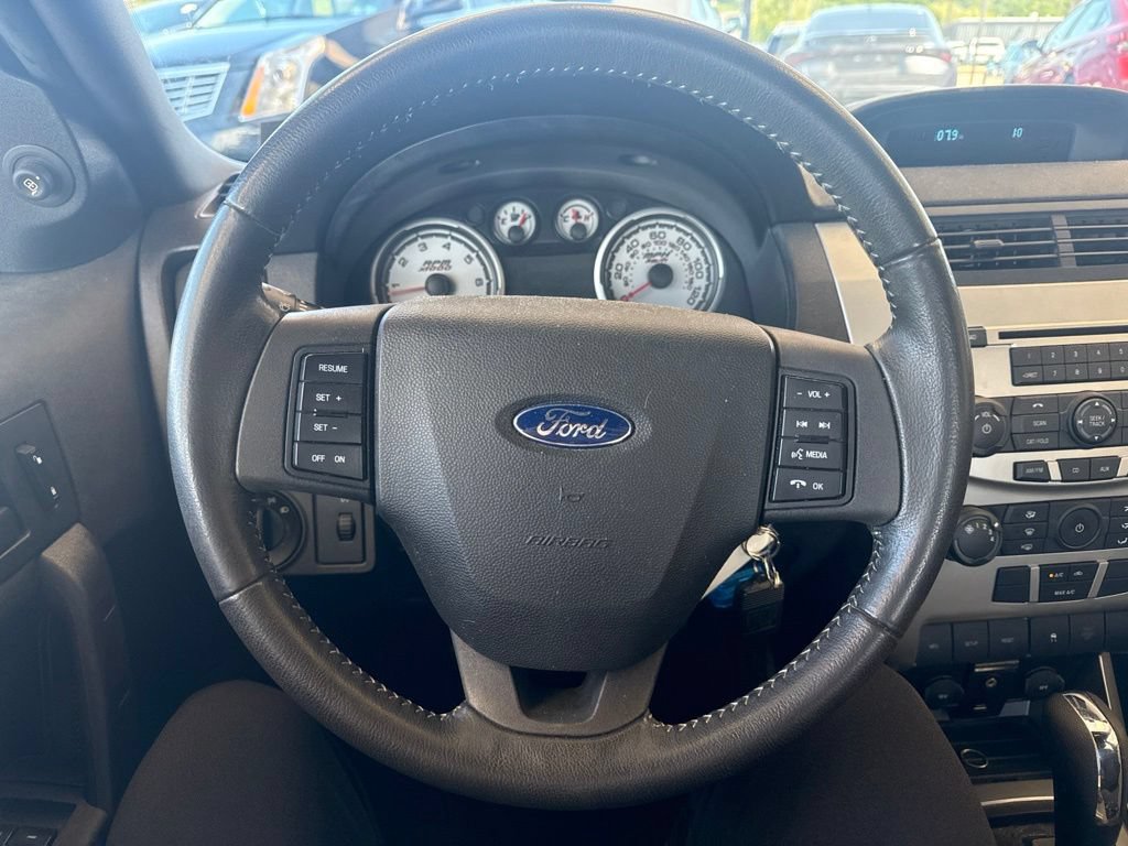 Used 2011 Ford Focus SE w/ 201A Rapid Spec Order Code FWD image 16