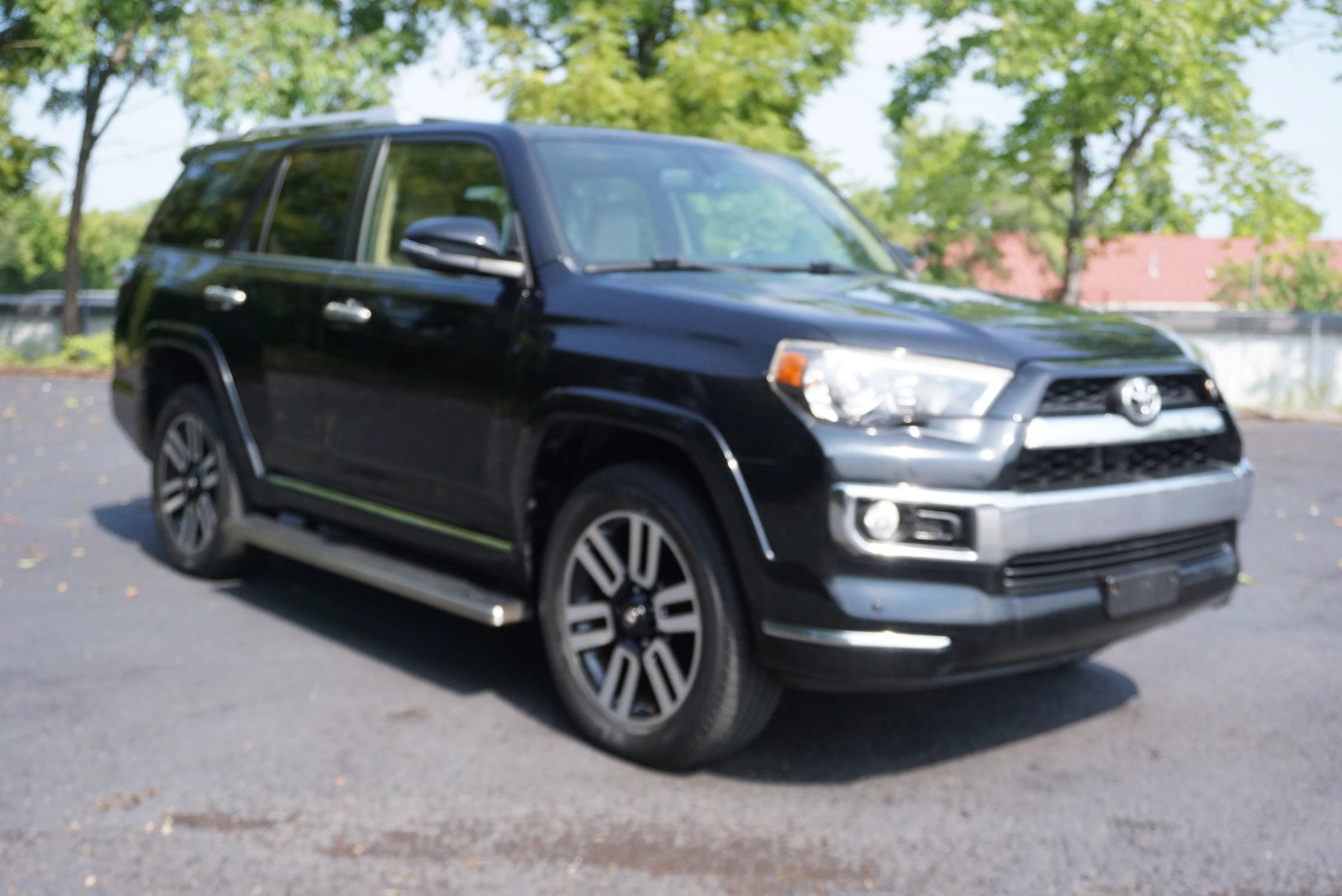 Used 2016 Toyota 4Runner Limited AWD/4WD image 3