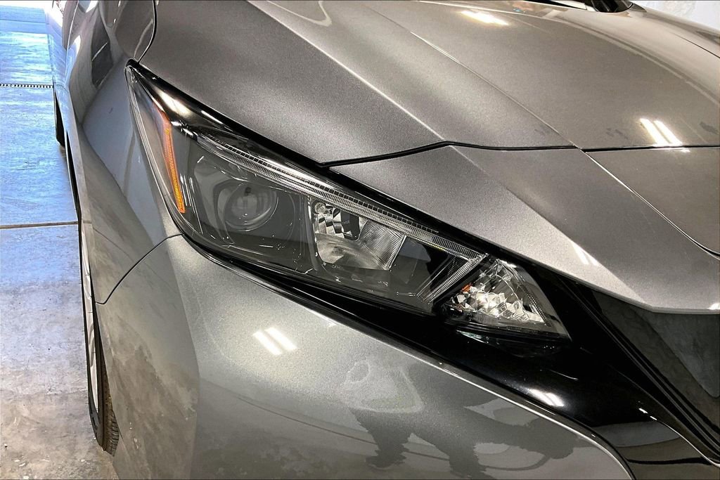 Used 2025 Nissan Leaf S image 37