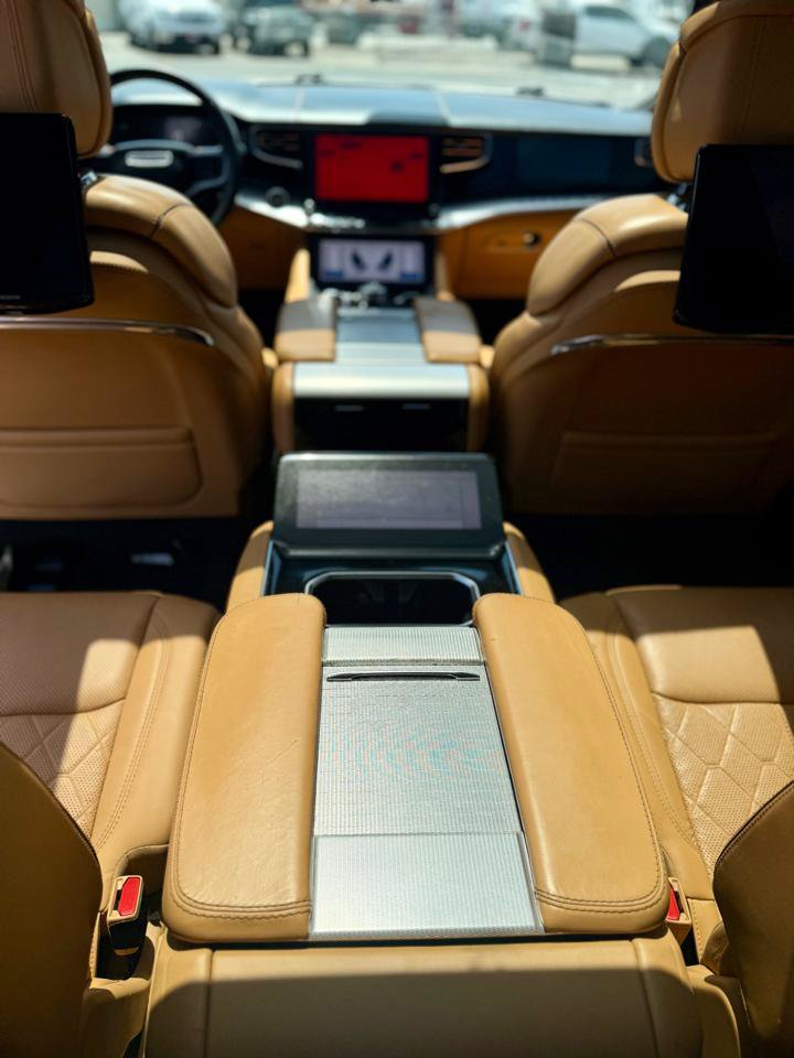 Used 2022 Jeep Grand Wagoneer Series III w/ Rear Seat Video Group 1 AWD/4WD image 18
