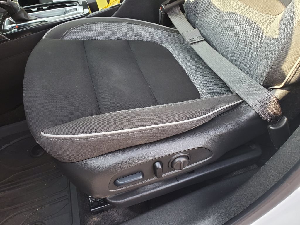 Used 2024 Chevrolet TrailBlazer LT w/ Convenience Package AWD/4WD image 14