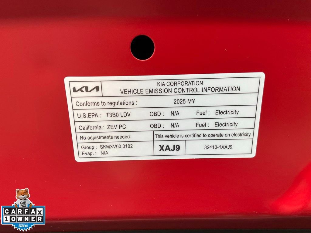 Used 2025 Kia EV6 Light w/ Light LR Technology Package image 12