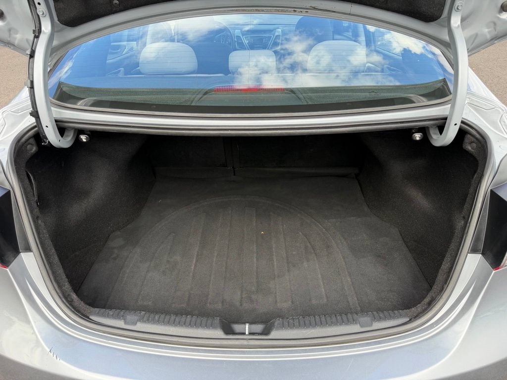 Used 2016 Hyundai Elantra SE FWD image 11