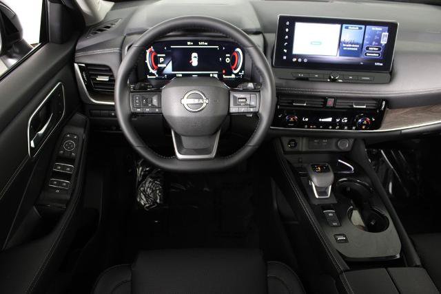 Certified 2025 Nissan Rogue Platinum FWD image 7