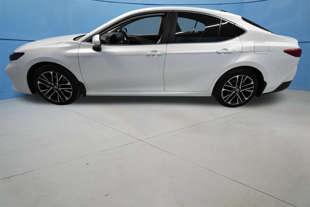 Used 2025 Toyota Camry XLE AWD/4WD image 31