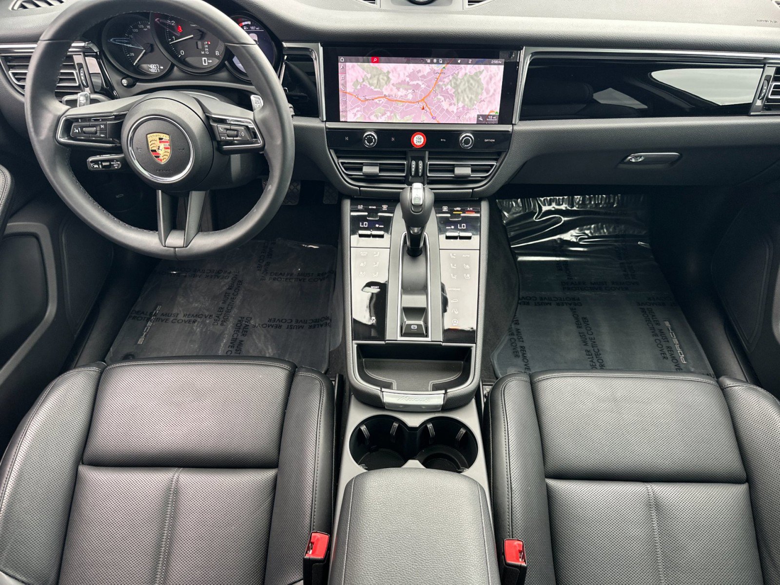 Used 2025 Porsche Macan image 6