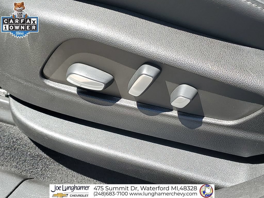 Certified 2023 Cadillac XT5 Sportv w/ LPO, Floor Liner Package AWD/4WD image 37