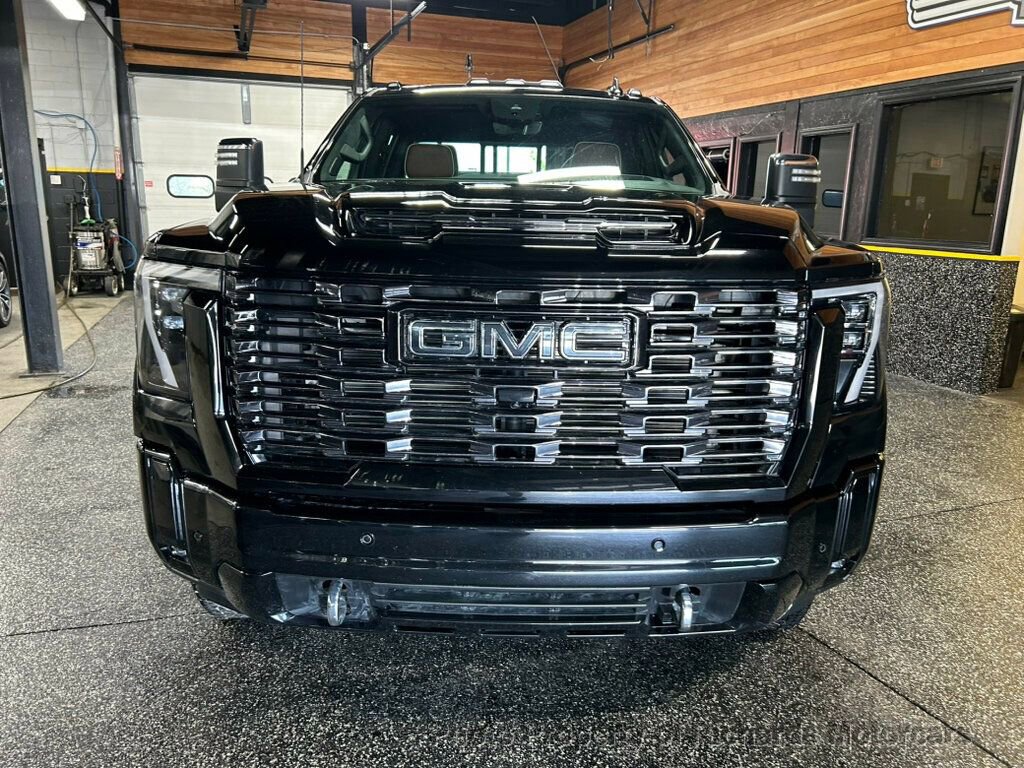 Used 2025 GMC Sierra 2500 Denali Ultimate AWD/4WD image 8