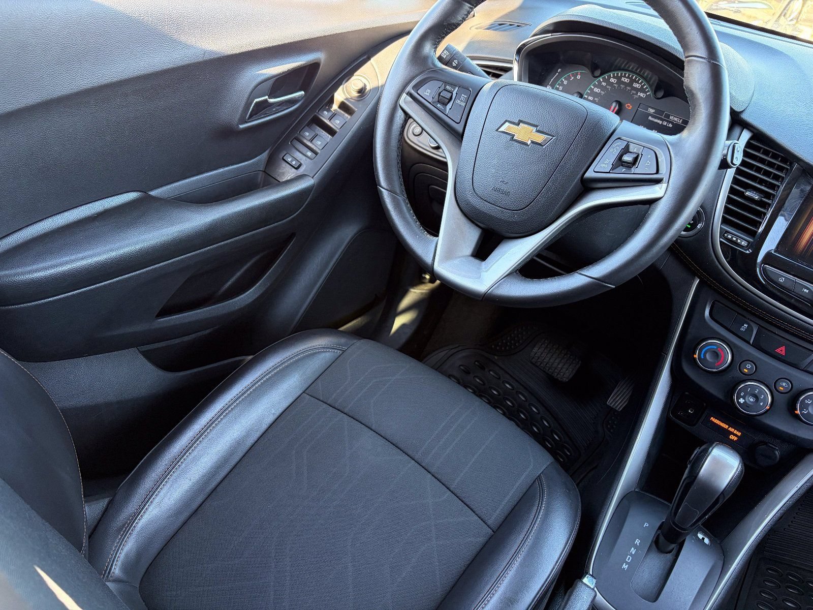 Certified 2022 Chevrolet Trax LT w/ Sport Edition FWD image 17