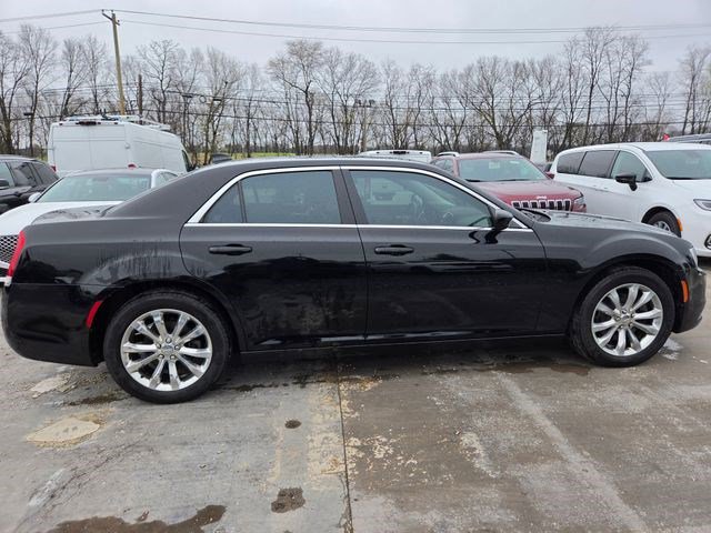 Used 2016 Chrysler 300 Limited w/ Driver Convenience Group image 16