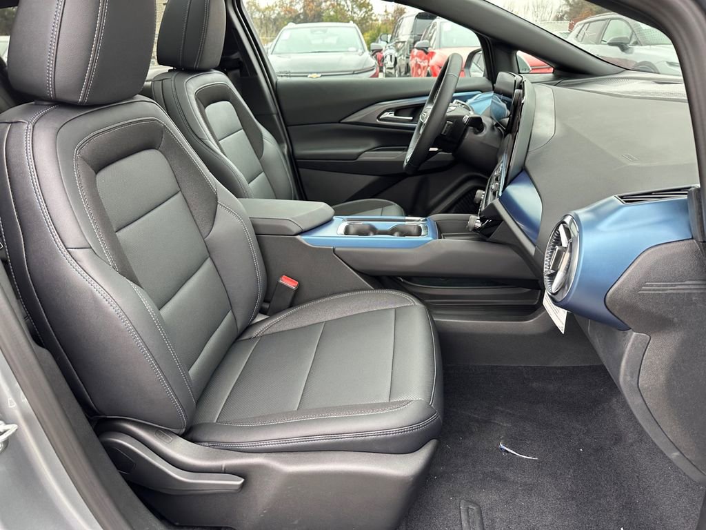 New 2026 Chevrolet Equinox EV LT image 24
