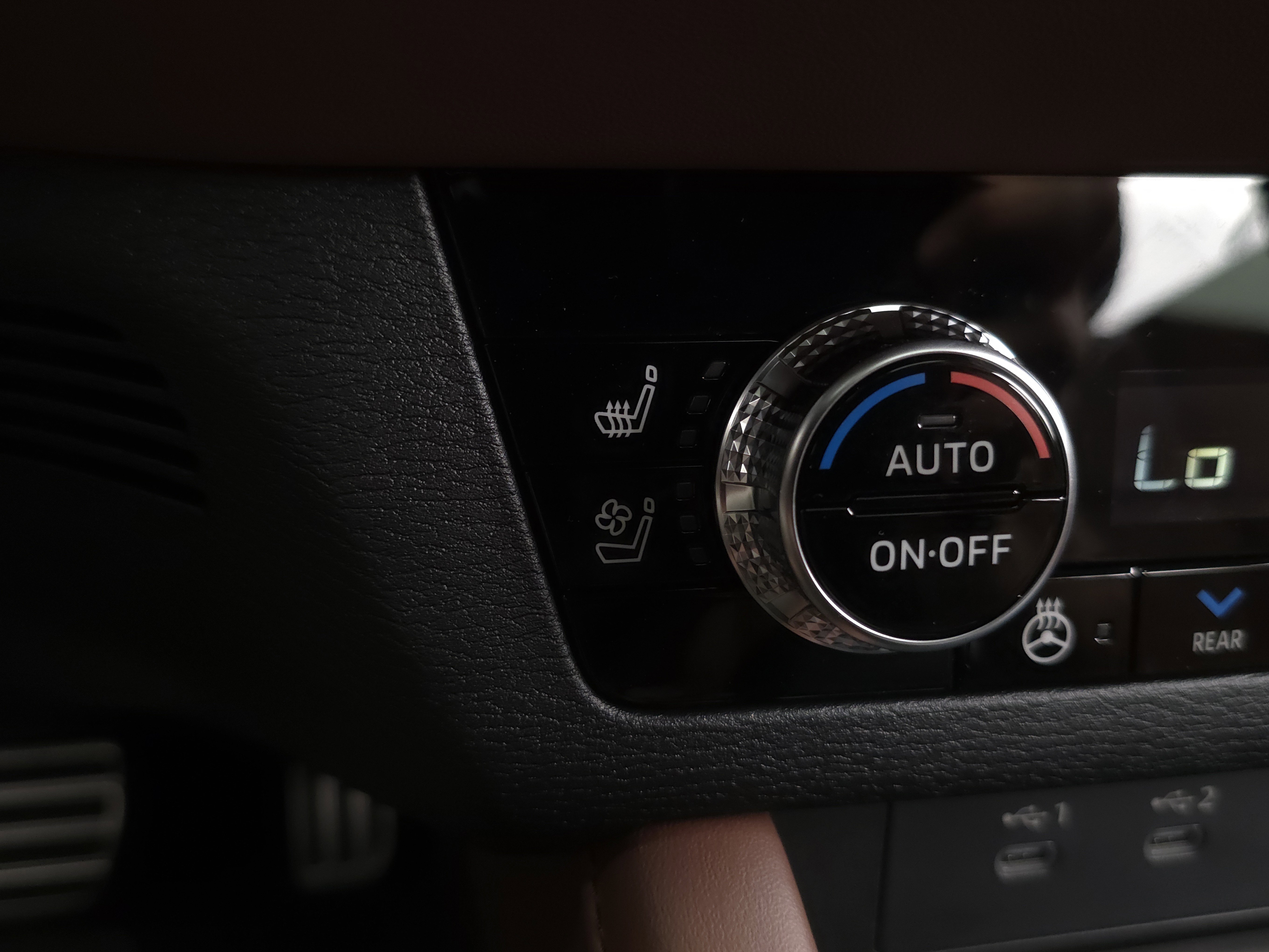 New 2025 Mitsubishi Outlander SEL image 19