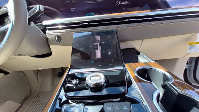 New 2026 Cadillac Escalade Platinum Sport w/ LPO, ONYX Package AWD/4WD image 26