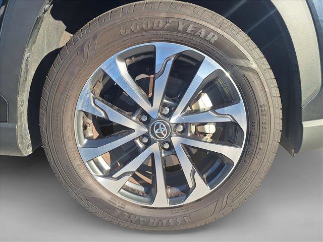 Certified 2023 Toyota Corolla Cross XLE image 19