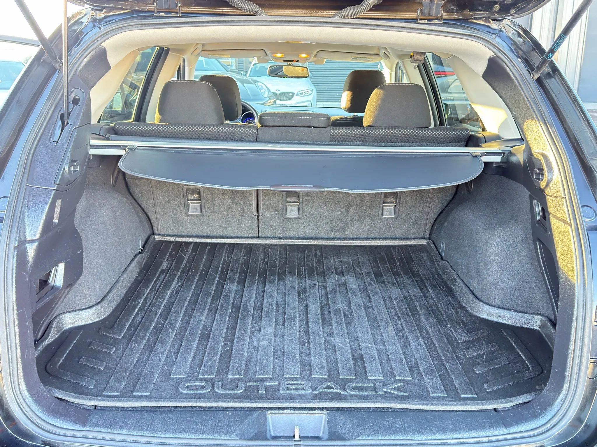 Used 2016 Subaru Outback 2.5i Premium image 19