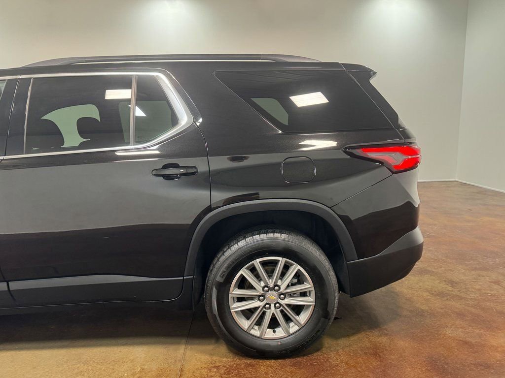 Used 2023 Chevrolet Traverse LT image 40