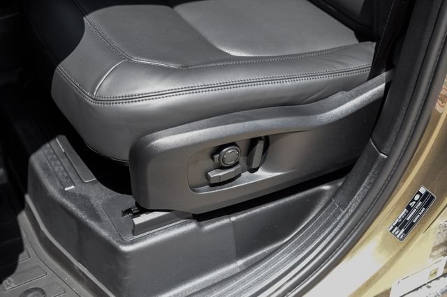 New 2026 Land Rover Defender 110 X-Dynamic SE AWD/4WD image 41