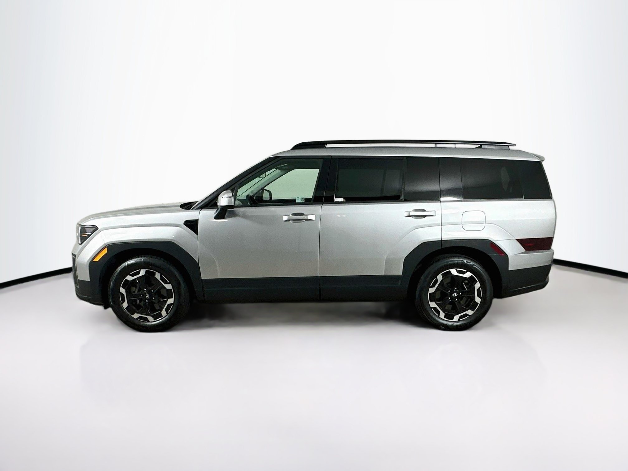 Used 2026 Hyundai Santa Fe SEL FWD image 4