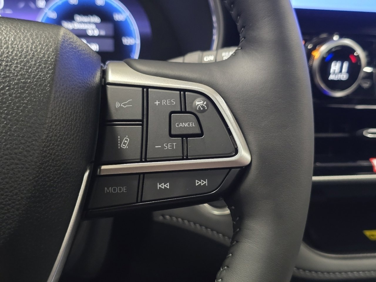 New 2026 Toyota Highlander Platinum image 33