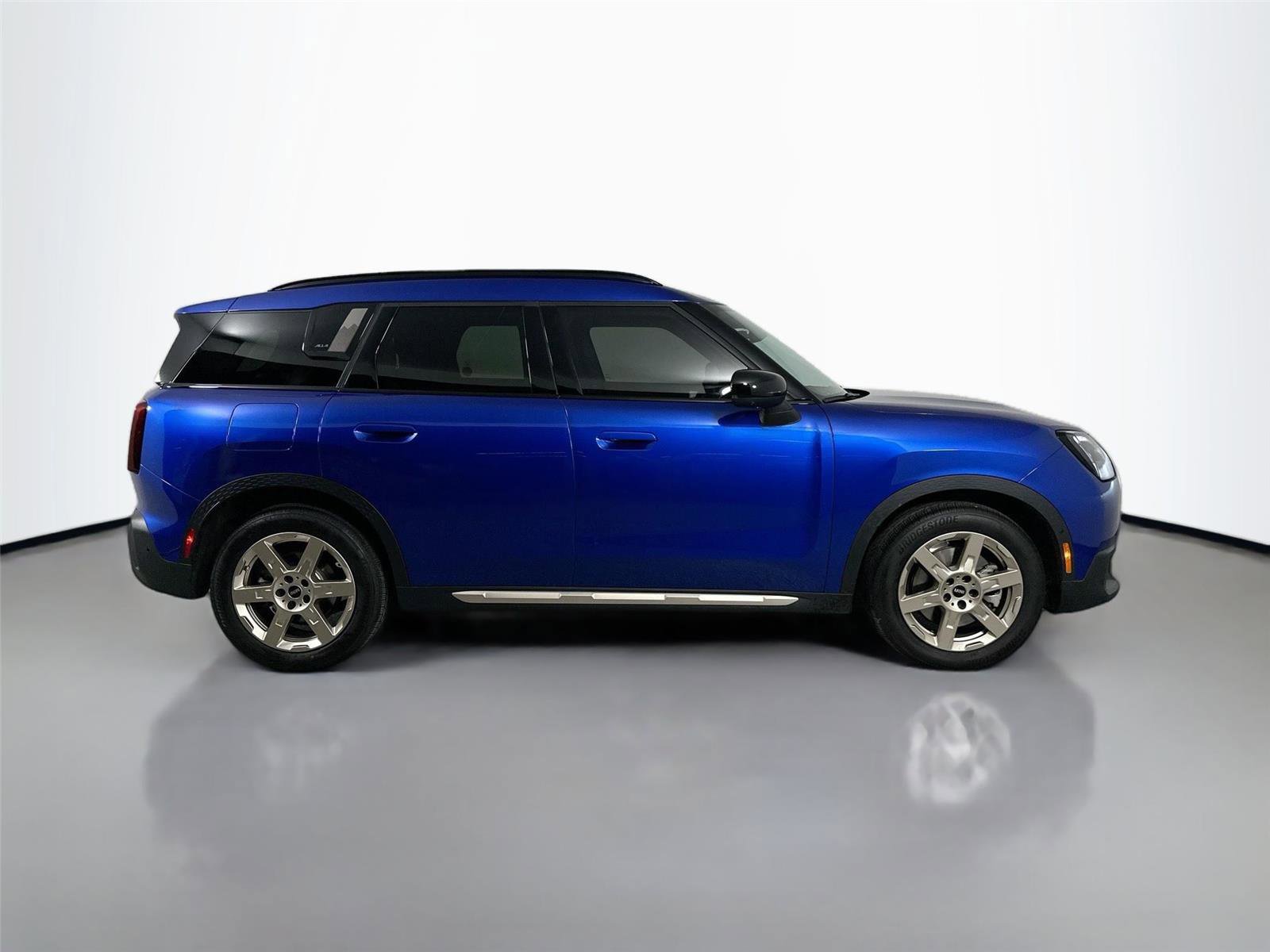 Certified 2025 MINI Cooper Countryman S w/ Comfort Package Max AWD/4WD image 4