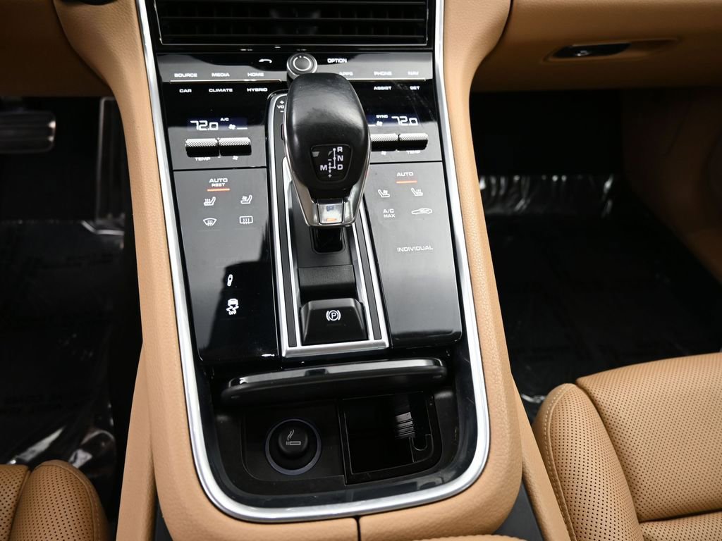 Used 2018 Porsche Panamera 4 image 8