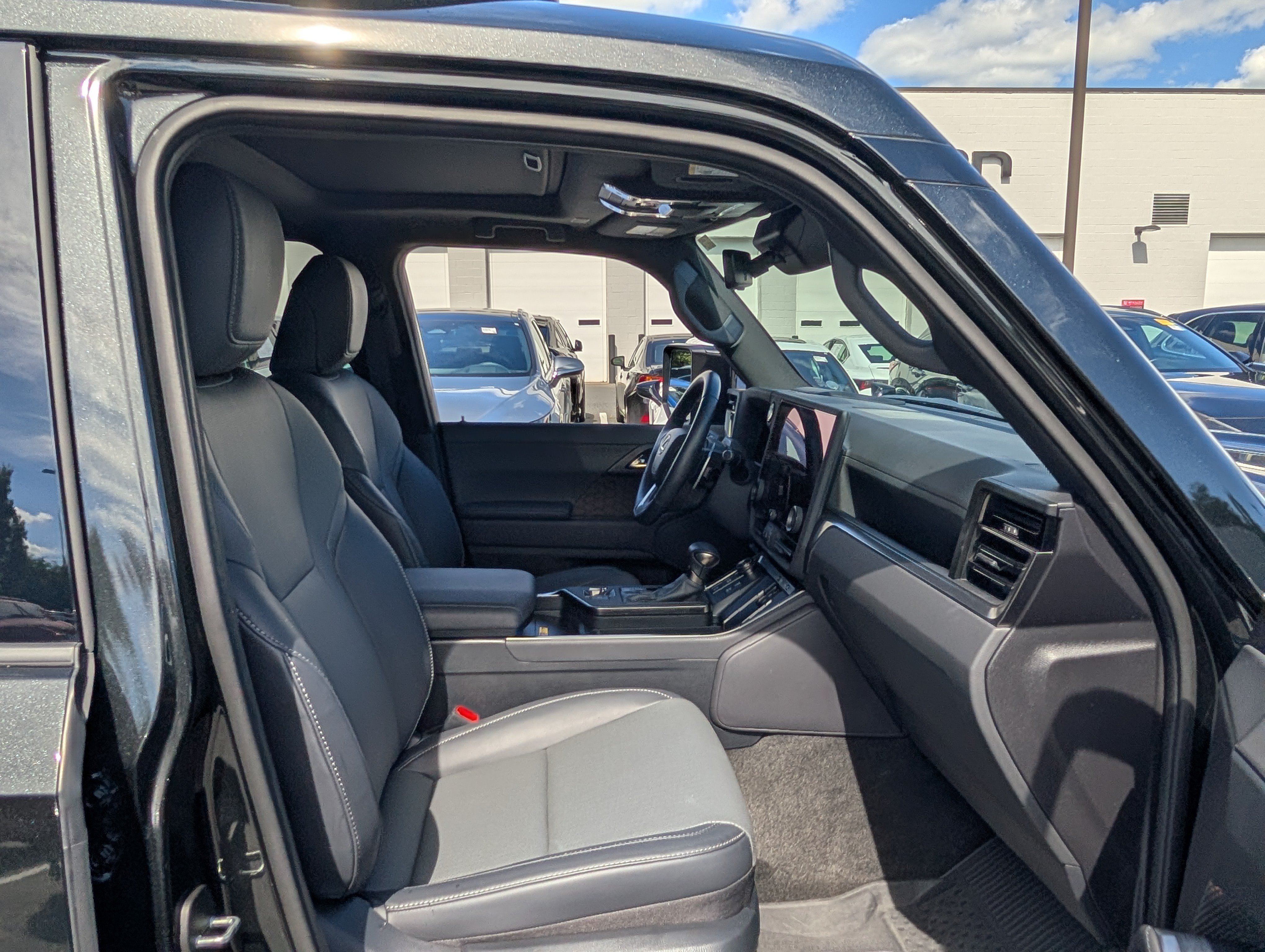 Certified 2025 Lexus GX 550 w/ Accessory Package (2T) AWD/4WD image 11