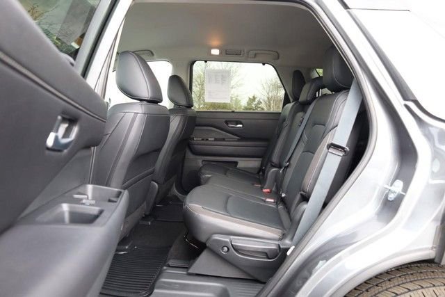 Certified 2025 Nissan Pathfinder SL AWD/4WD image 23