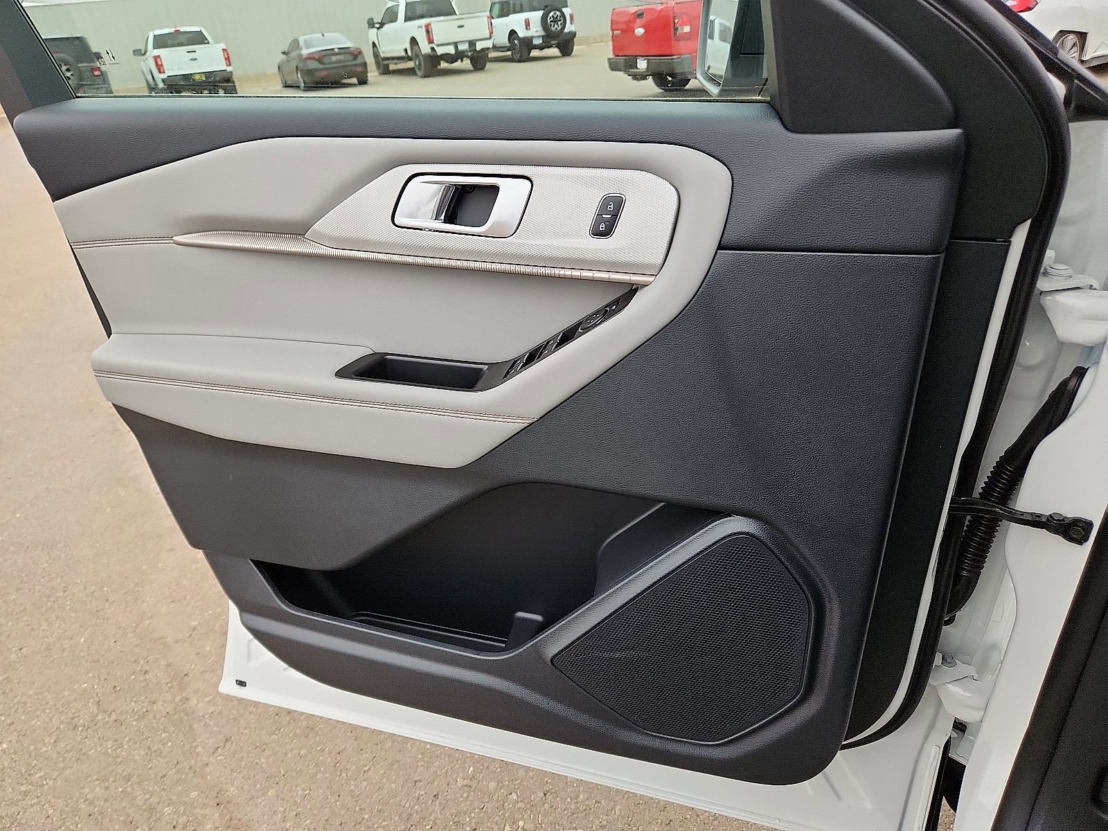 New 2026 Ford Explorer Active w/ Active Comfort Package image 13