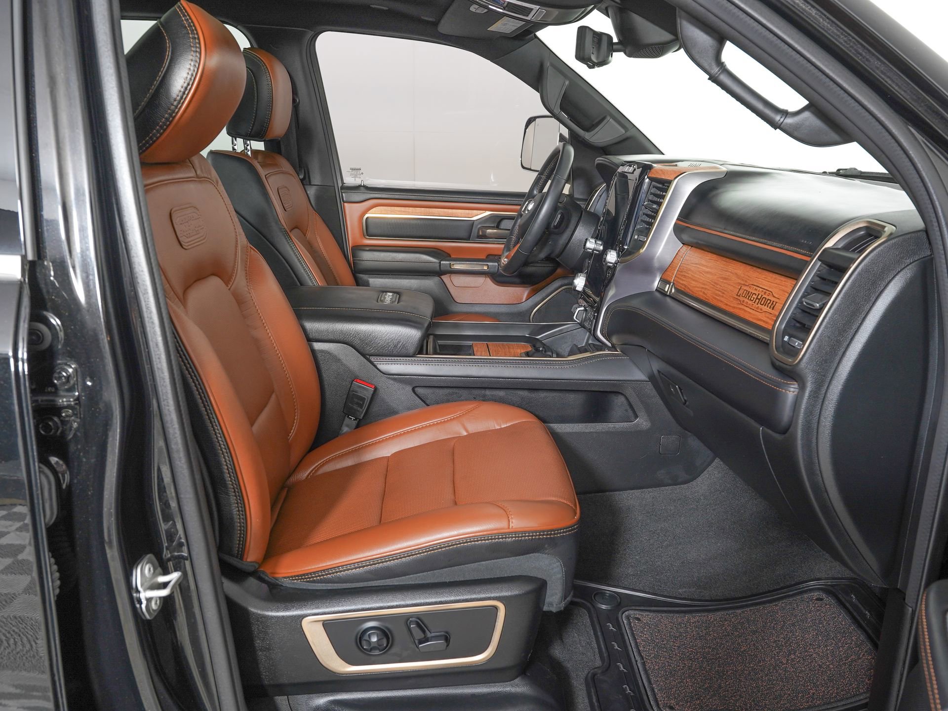 Used 2023 RAM 1500 Limited image 9