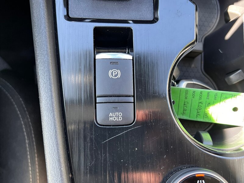 Used 2023 Nissan Rogue SV AWD/4WD image 30
