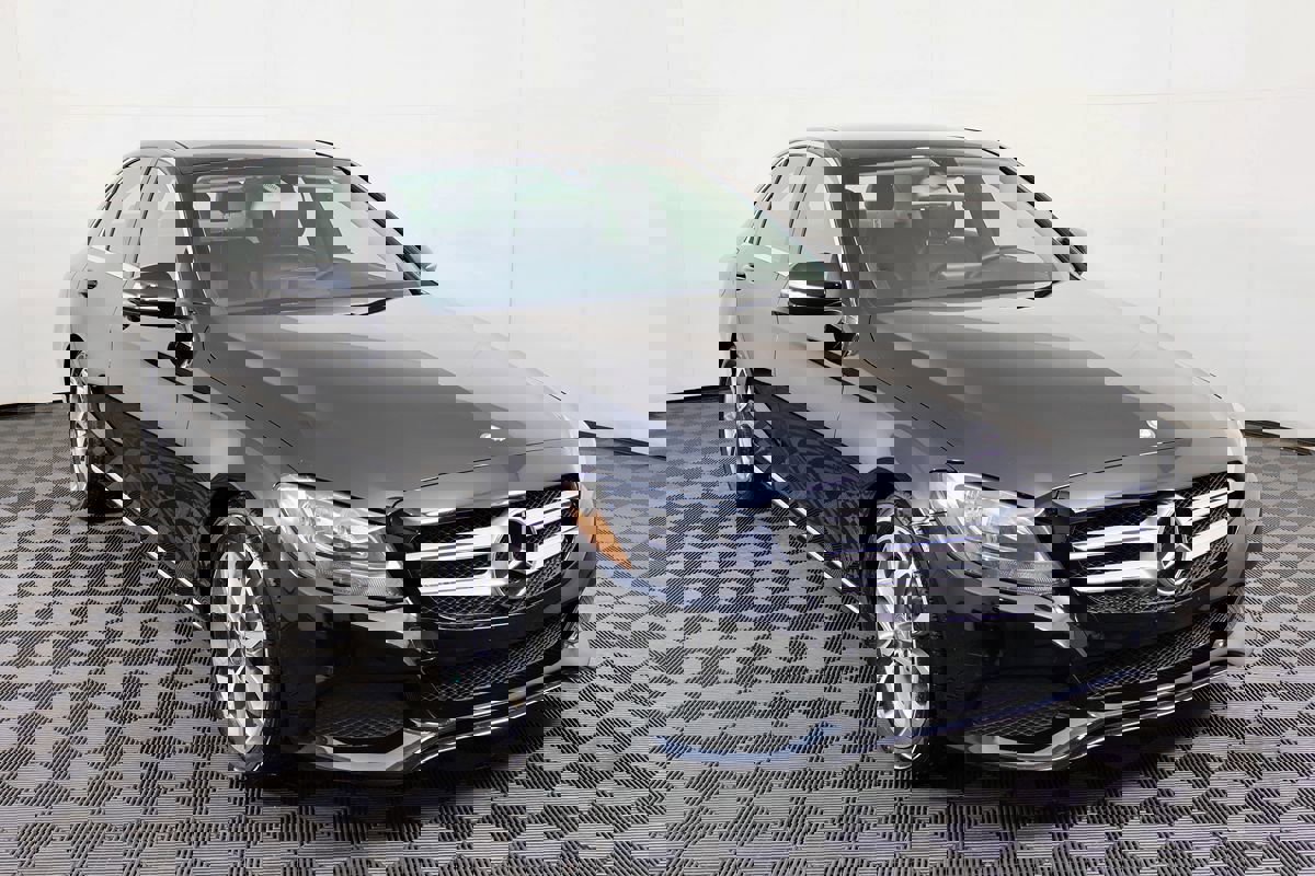 Used 2015 Mercedes-Benz C 300 Sport image 5