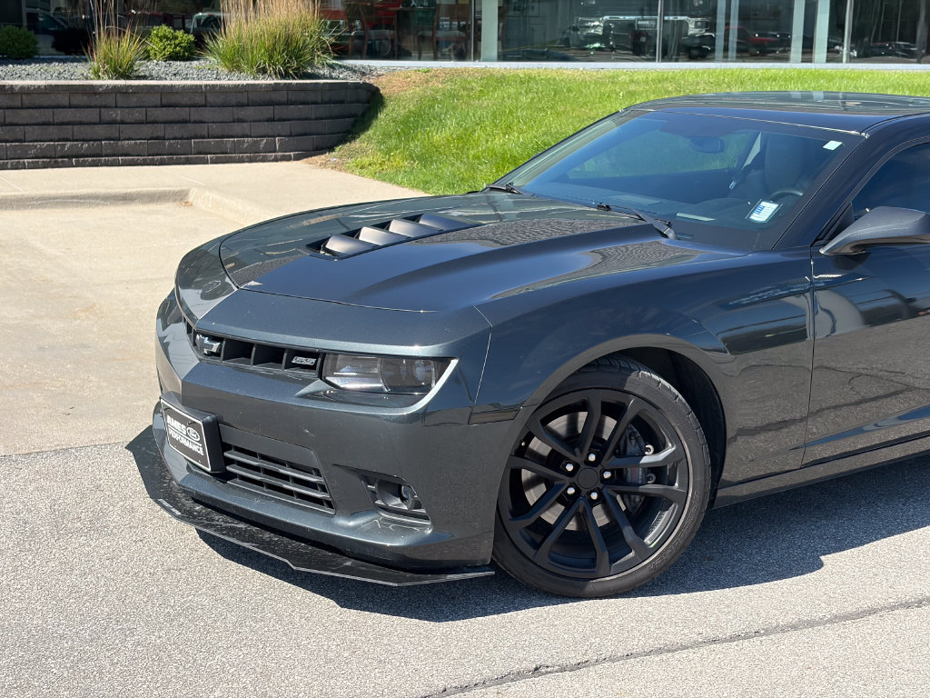 Used 2015 Chevrolet Camaro SS w/ RS Package RWD image 2