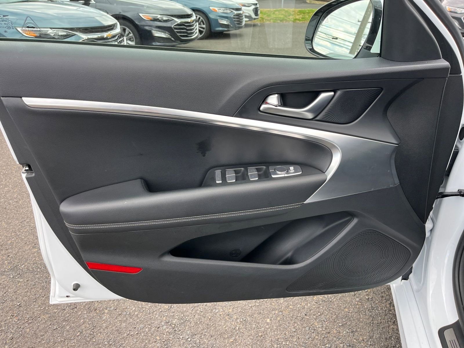 Used 2025 Genesis G70 2.5T image 20