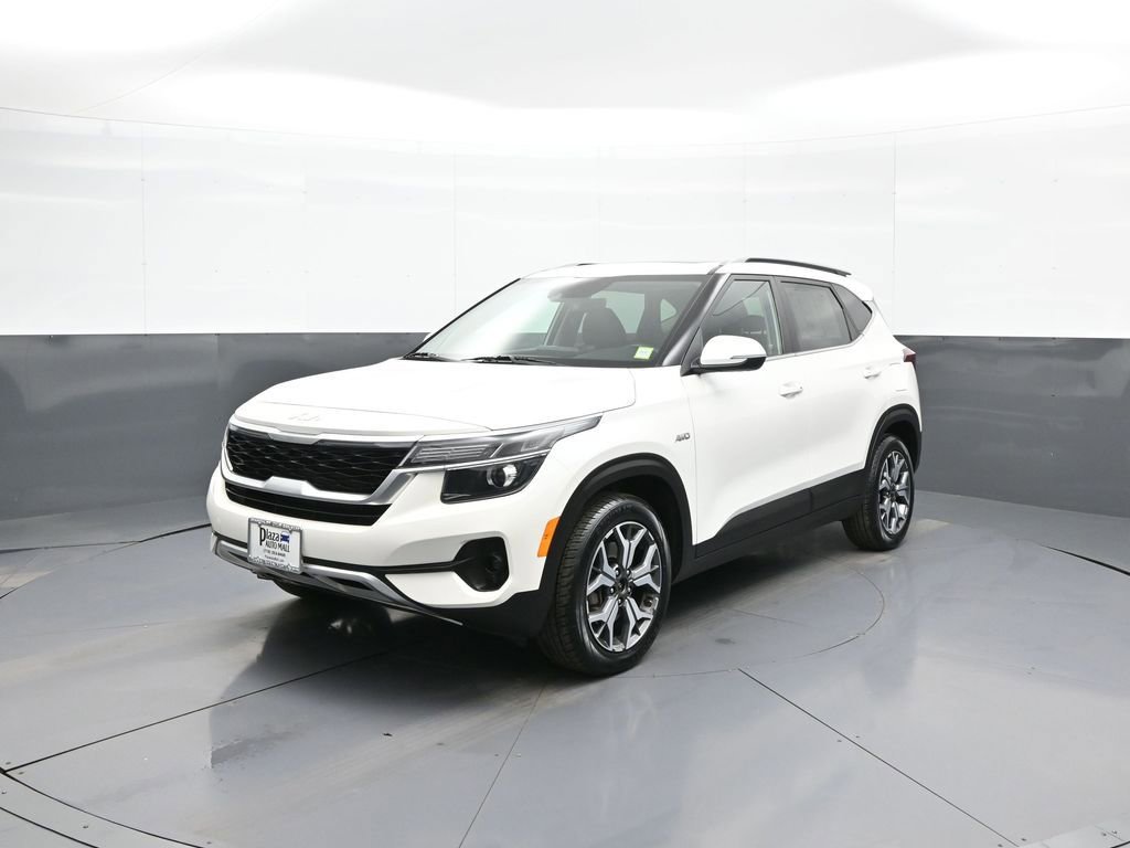 Certified 2022 Kia Seltos EX image 1